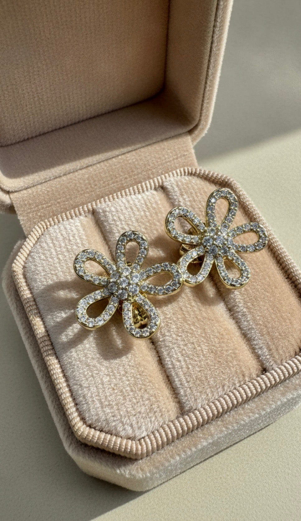 Daisy Bloom Stud Earrings