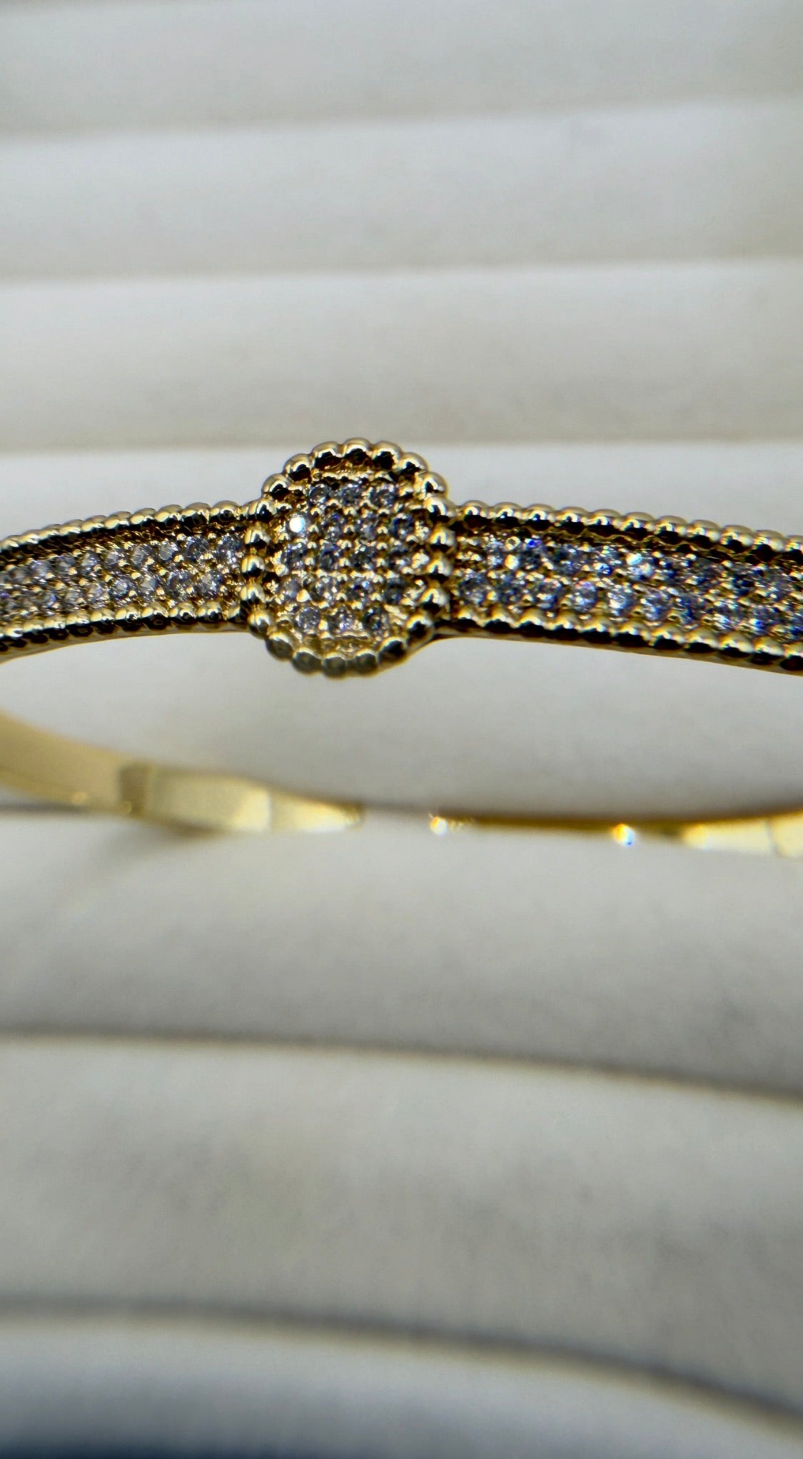 Oval open bangle