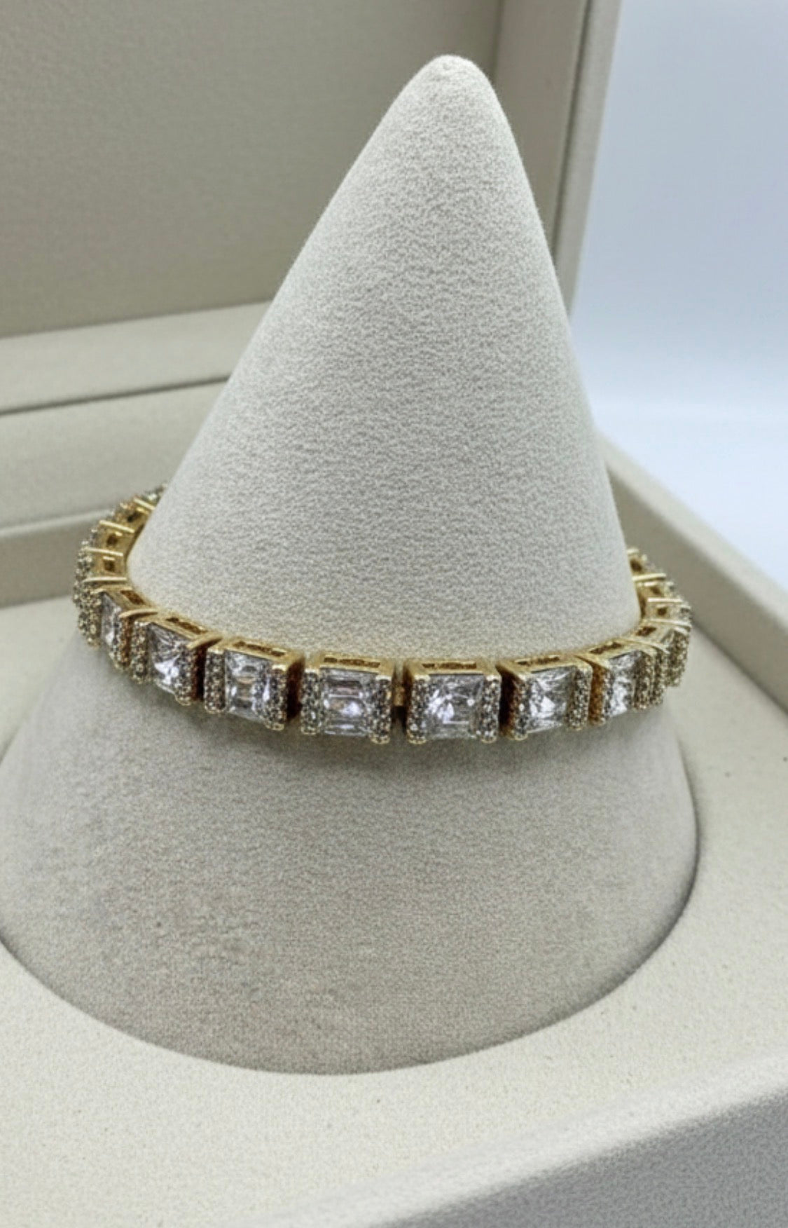 Zirconia tennis bracelet