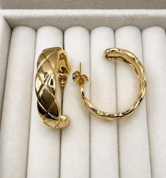 Textured Hoop }Earrings