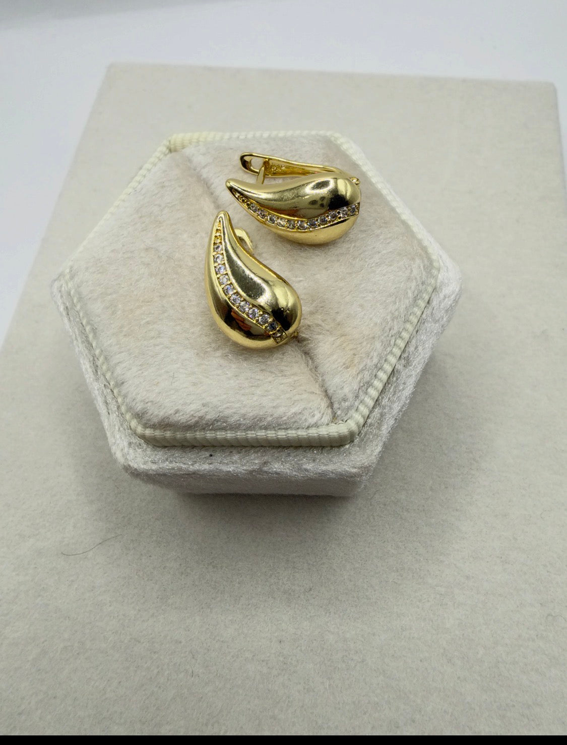 Teardrop Zirconia Earrings