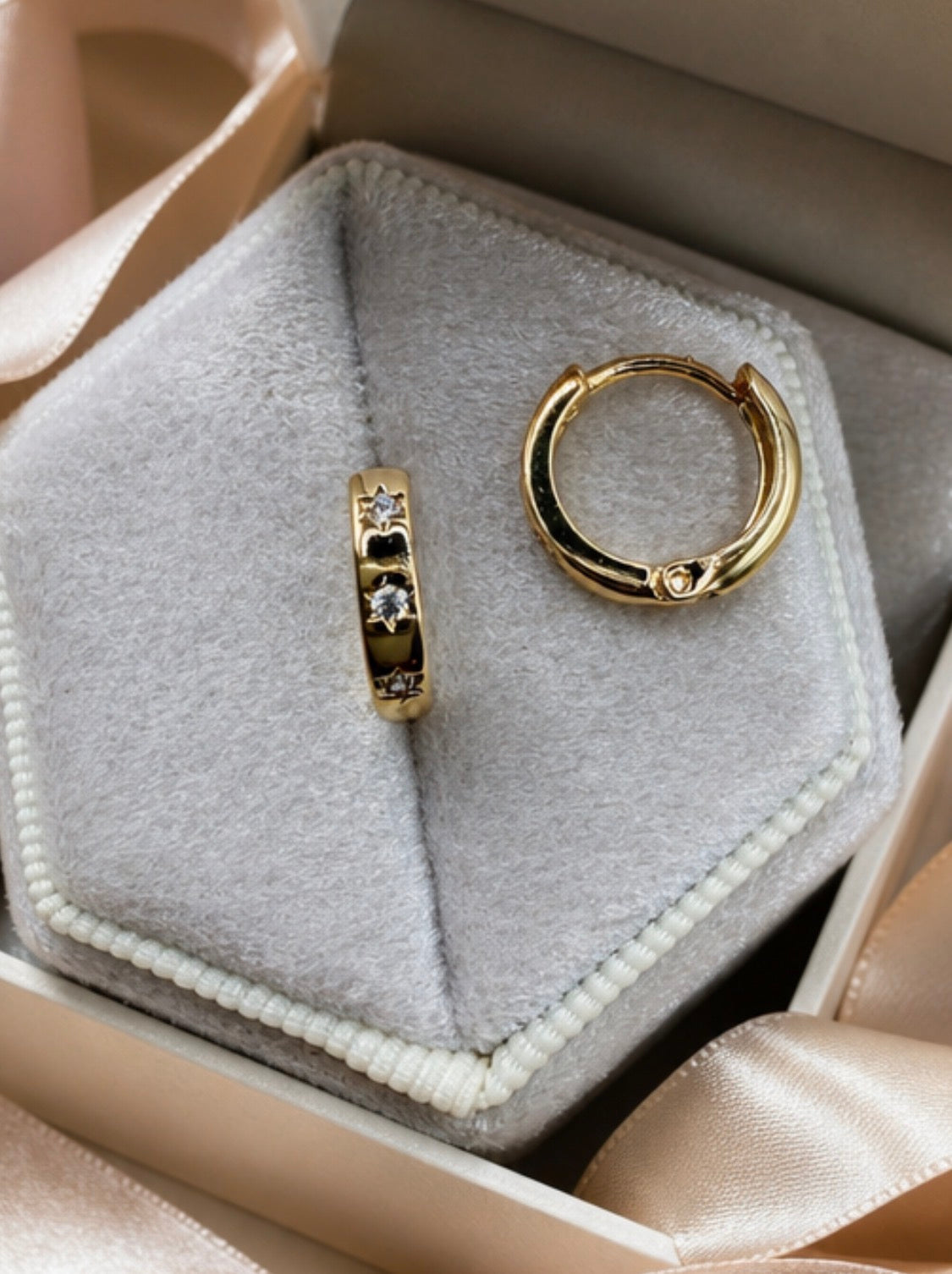 Star Zirconia Huggies Earrings