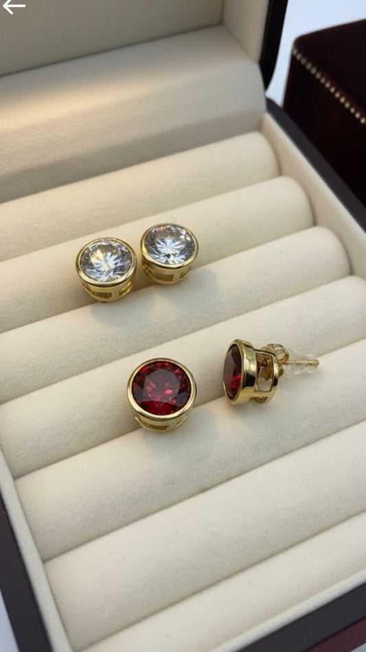 Round zirconia stud earrings