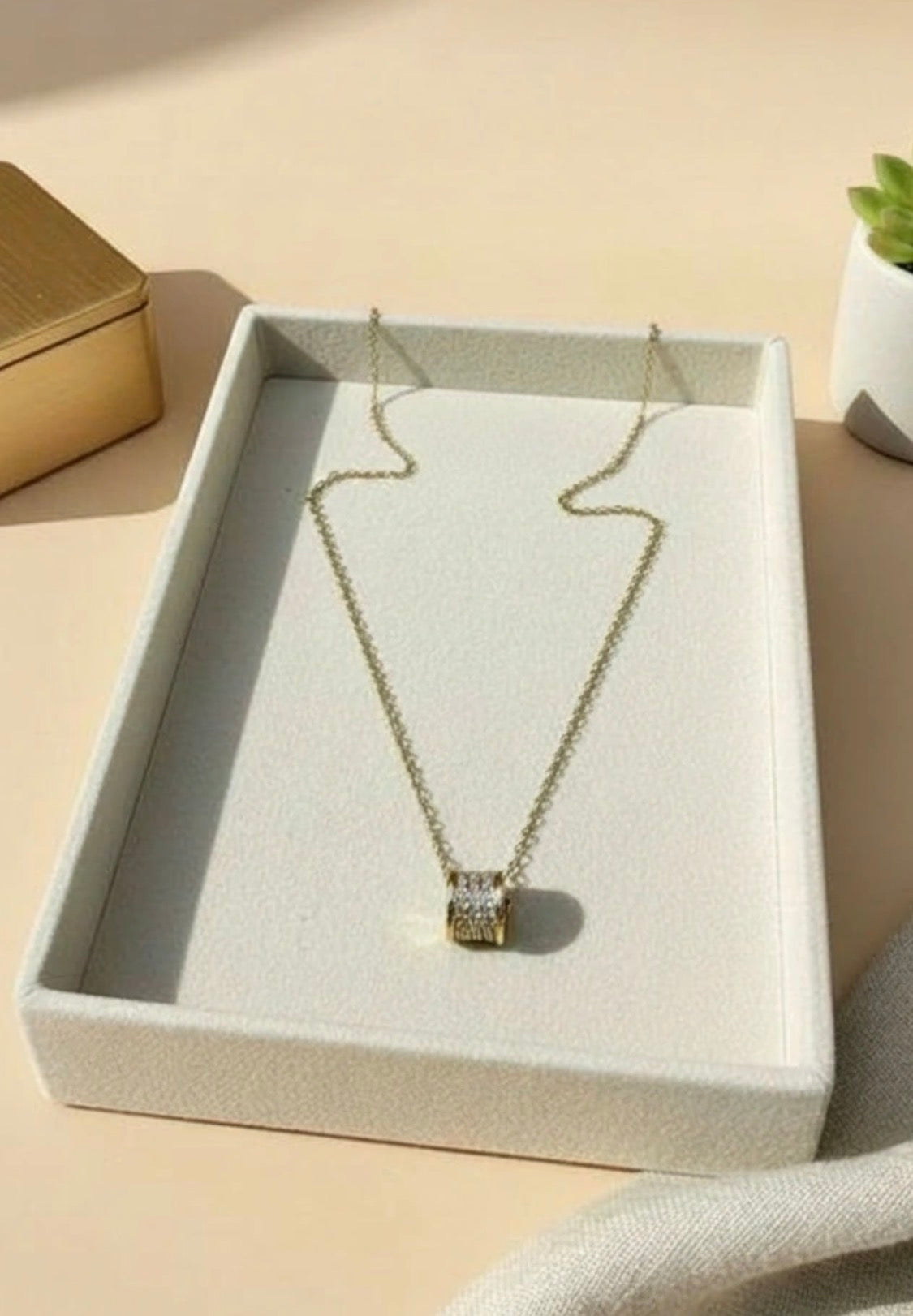 Forever zirconia pendant necklace