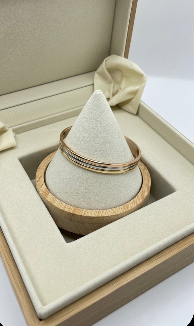 Open bangle