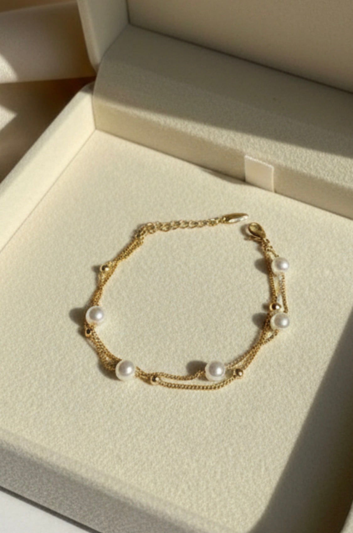 Faux pearl chain bracelet