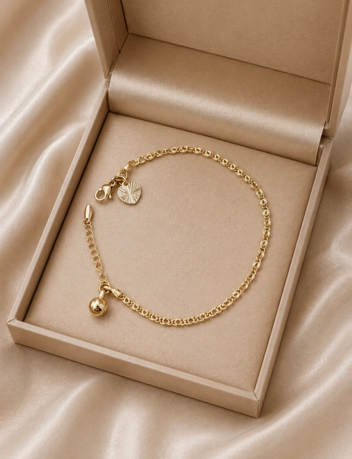 Delicate Heart Charm Bracelet