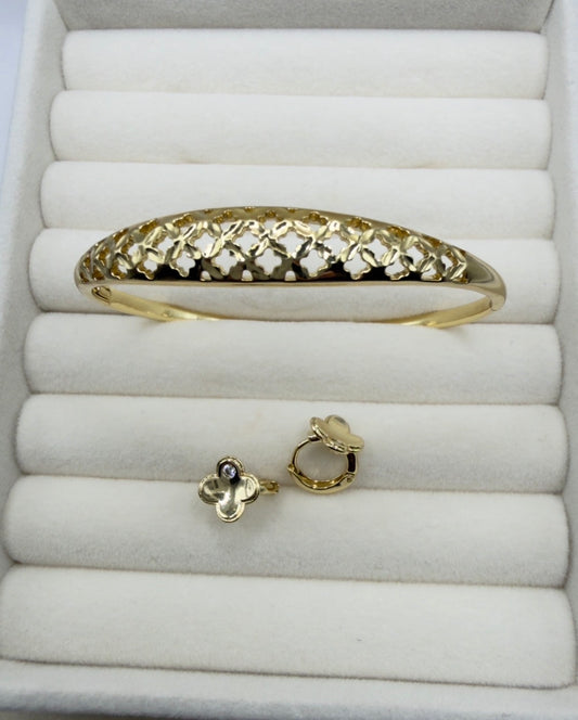 Clover Open Bangle & Huggie Earrings Set